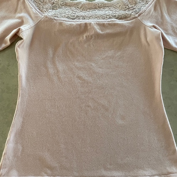 Decree Blush Lace Boat Neck Stretchy Top SM - Picture 3 of 4